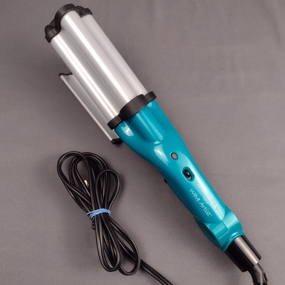 Bed Head TIGI Wave Artist wave iron for hair